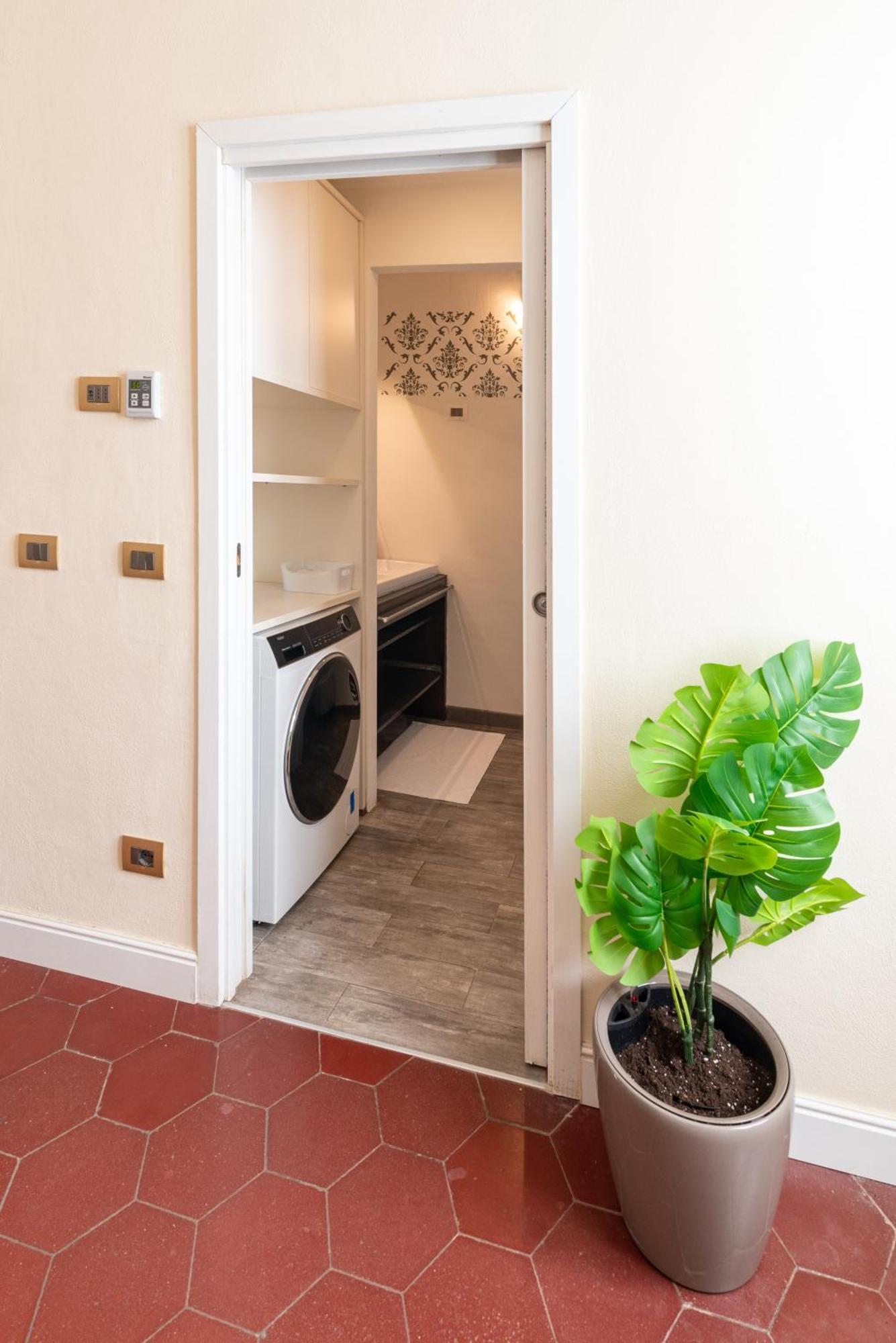10' Duomo & Central Station Large Apartment Milan Luaran gambar